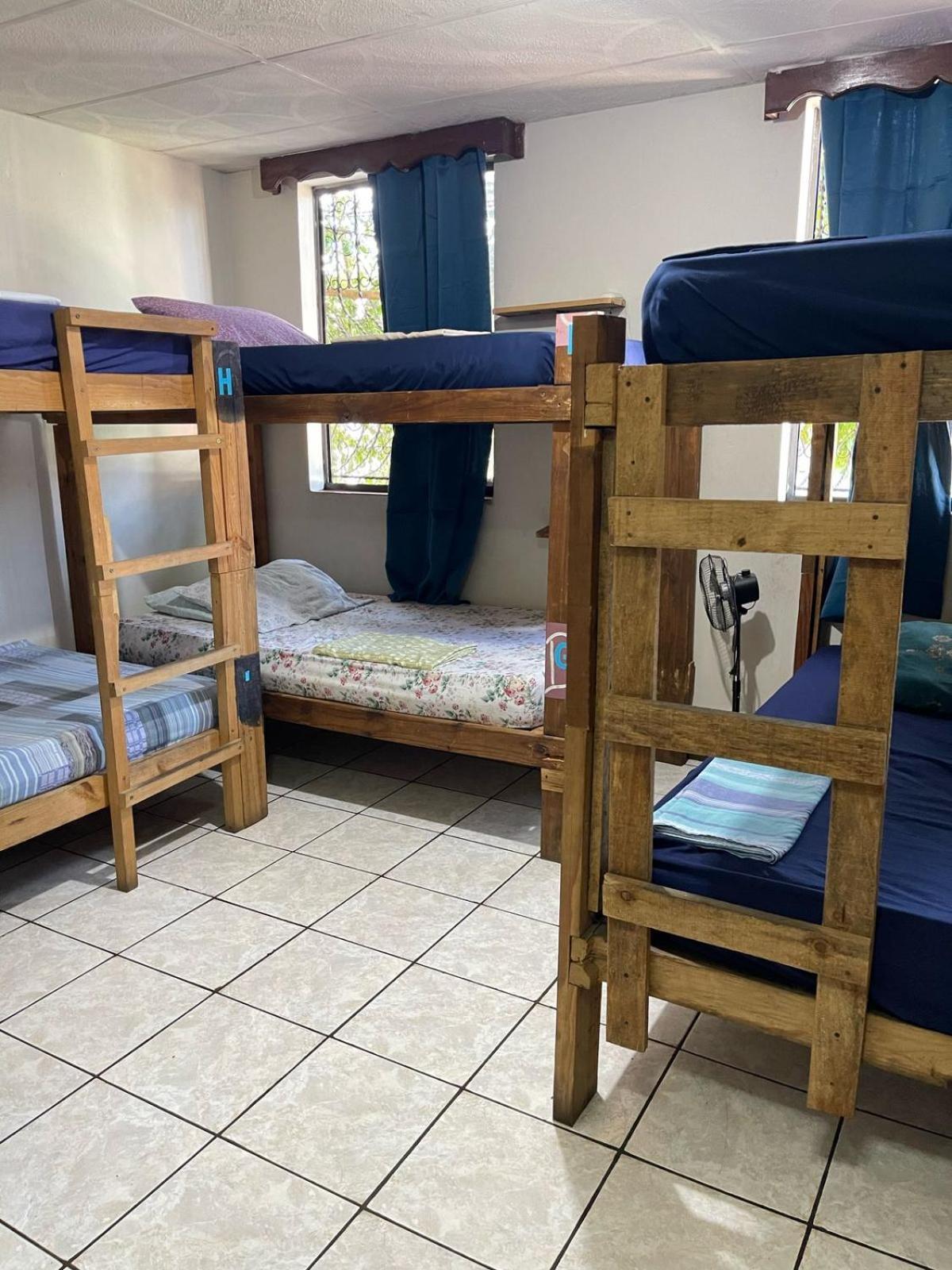 Pool House Hostel Santa Ana Luaran gambar